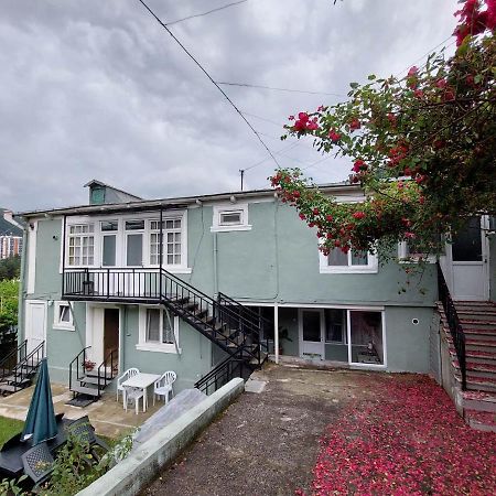 Guest House Green Rose Borjomi Bagian luar foto